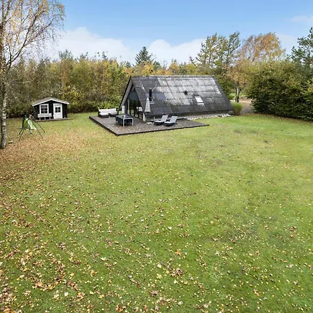 3 Bedroom Lovely In Σπίτι διακοπών *