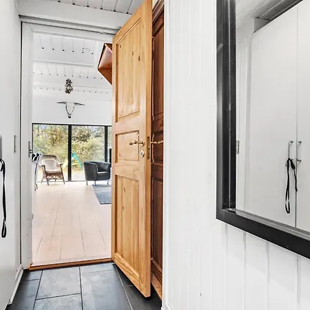 3 Bedroom Lovely In Feriehus